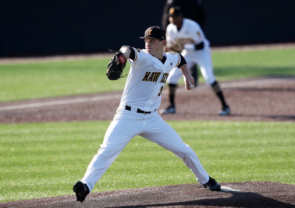 Iowa Hawkeyes pitcher Jack Dreyer (33) against Northern Illinois Tuesday, April 17, 2018 at Duane Banks Field. (Brian Ray/hawkeyesports.com)