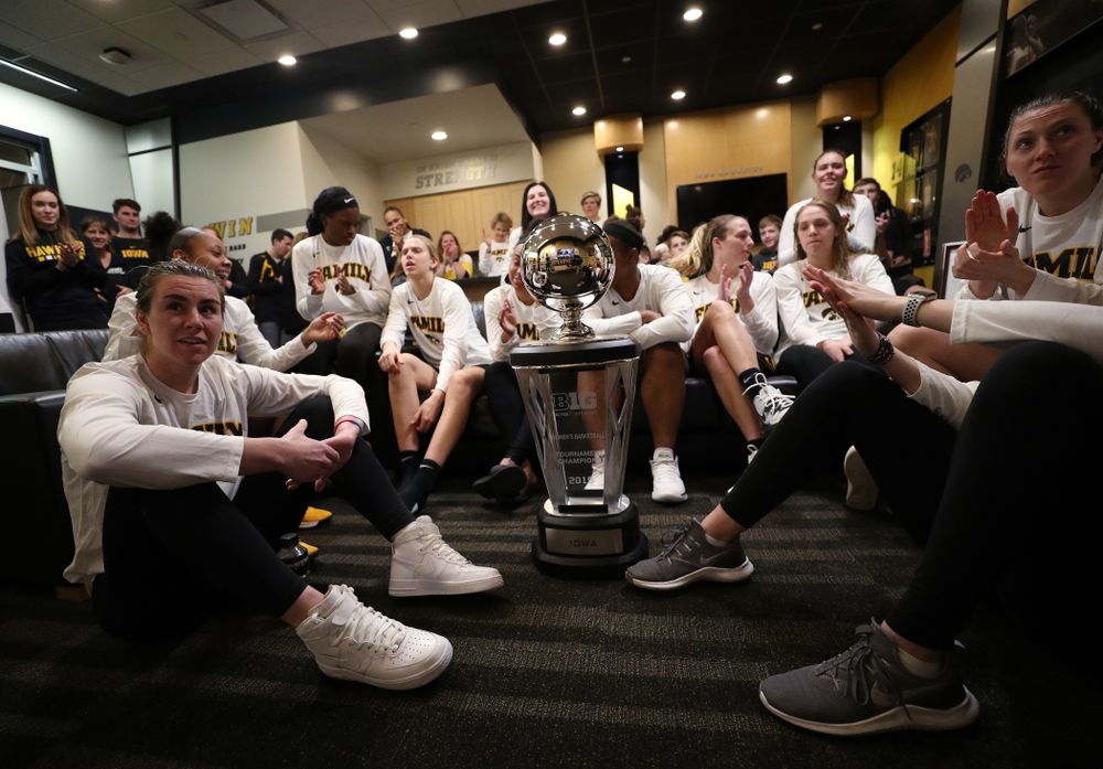 The Iowa Hawkeyes watch the NCAA Women's Basketball Tournament Selection Show in their locker room Monday, March 18, 2019 at Carver-Hawkeye Arena. (Brian Ray/hawkeyesports.com)