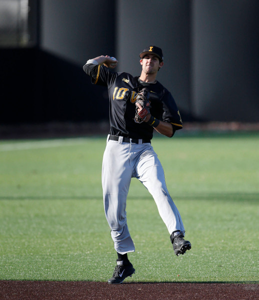 Black and Gold World Series Game 3