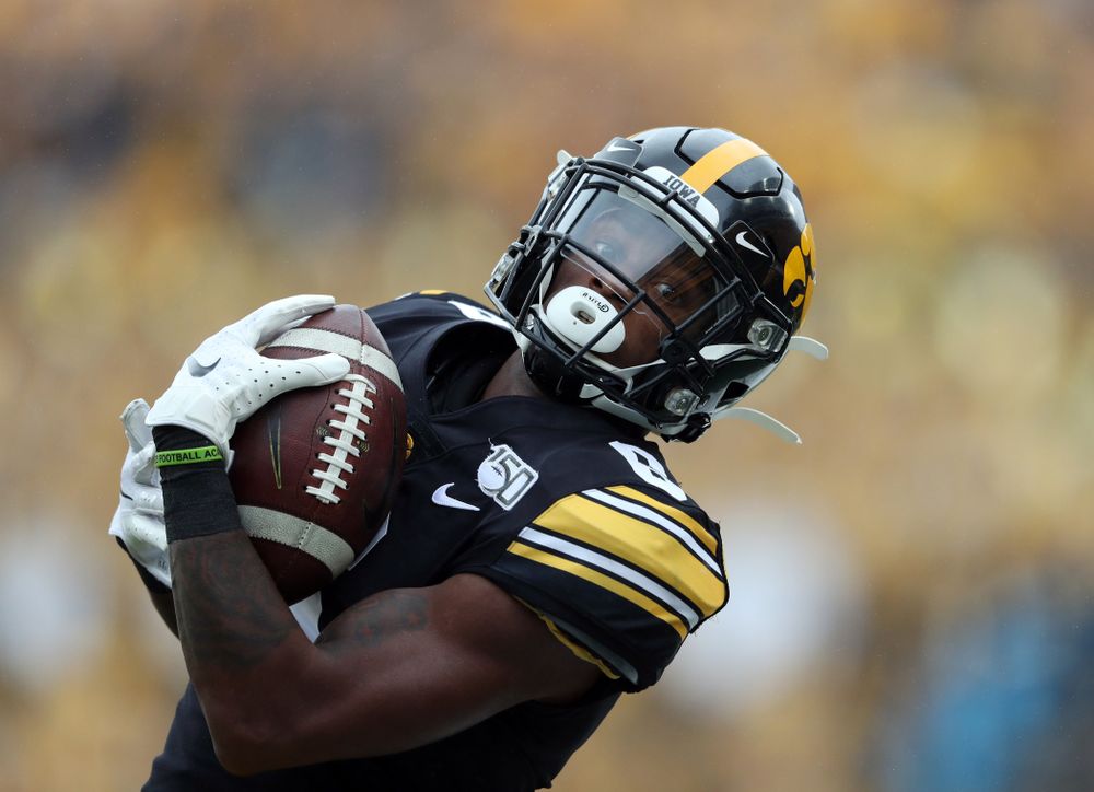 Iowa Hawkeyes wide receiver Ihmir Smith-Marsette (6) catches a long pass against Middle Tennessee State Saturday, September 28, 2019 at Kinnick Stadium. (Brian Ray/hawkeyesports.com)