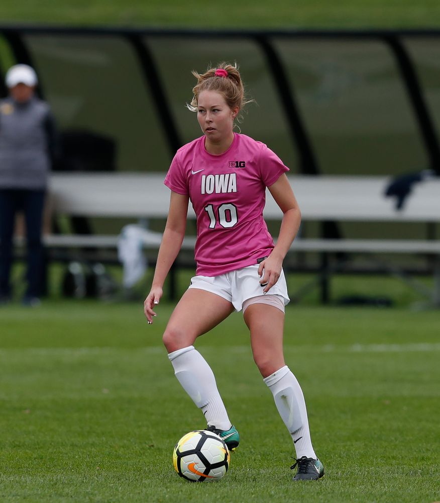 Iowa Hawkeyes Natalie Winters (10) against Michigan Sunday, October 14, 2018 at the Iowa Soccer Complex. (Brian Ray/hawkeyesports.com)