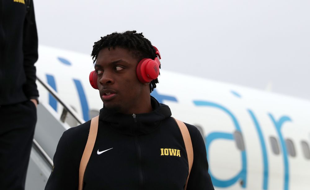 Iowa Hawkeyes forward Tyler Cook (25) arrives in Columbus for the first and second rounds of the 2019 NCAA Men's Basketball Tournament Wednesday, March 20, 2019. (Brian Ray/hawkeyesports.com)