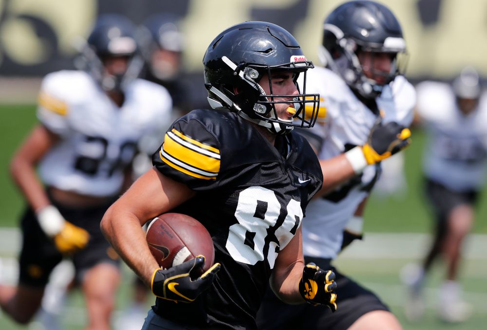 Iowa Hawkeyes wide receiver Nico Ragaini (89) during fall camp practice No. 9 Friday, August 10, 2018 at the Kenyon Practice Facility. (Brian Ray/hawkeyesports.com)