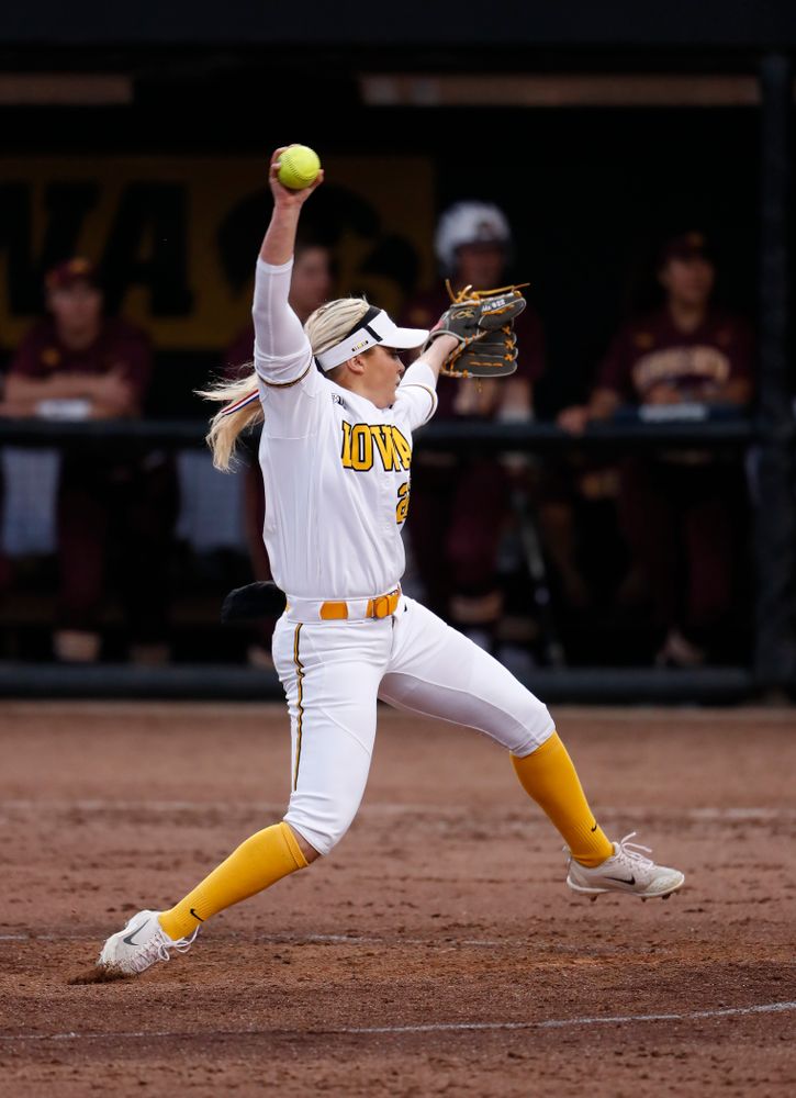 Iowa Hawkeyes starting pitcher/relief pitcher Kenzie Ihle (22) against the Minnesota Golden Gophers  Thursday, April 12, 2018 at Bob Pearl Field. (Brian Ray/hawkeyesports.com)
