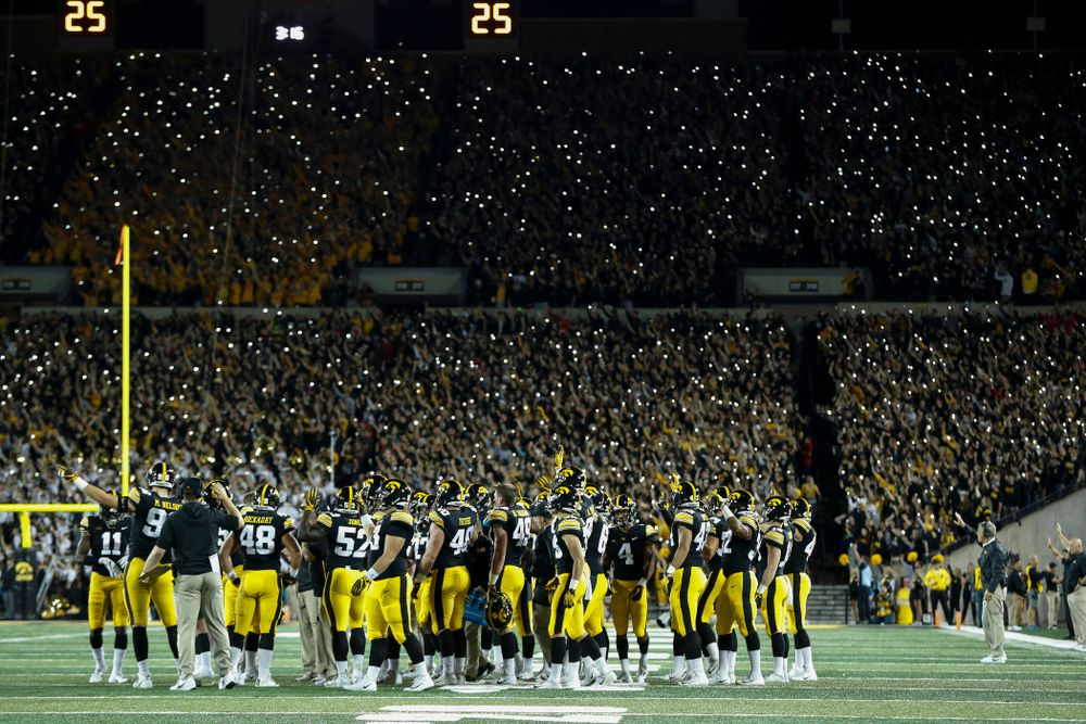The Iowa Hawkeyes wave to the Stead Family Children's Hospital during their game against the Wisconsin Badgers Saturday, September 22, 2018 at Kinnick Stadium. (Brian Ray/hawkeyesports.com)