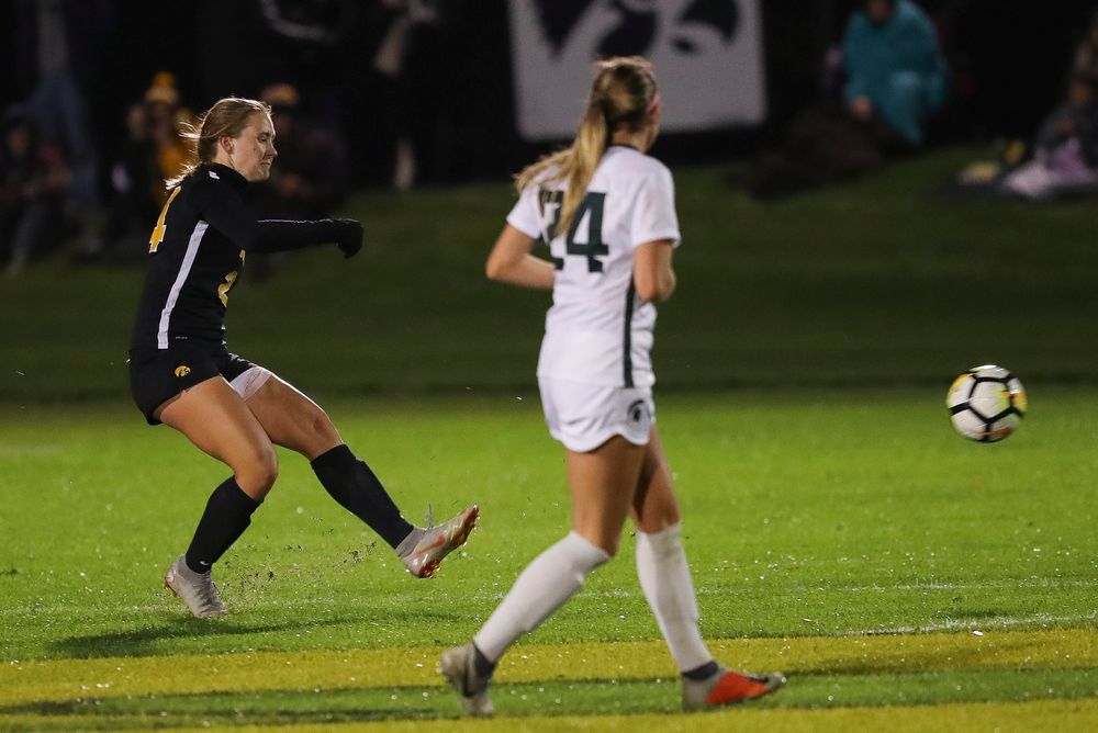 Iowa Hawkeyes defender Sara Wheaton (24) passes the ball during a game against Michigan State at the Iowa Soccer Complex on October 12, 2018. (Tork Mason/hawkeyesports.com)