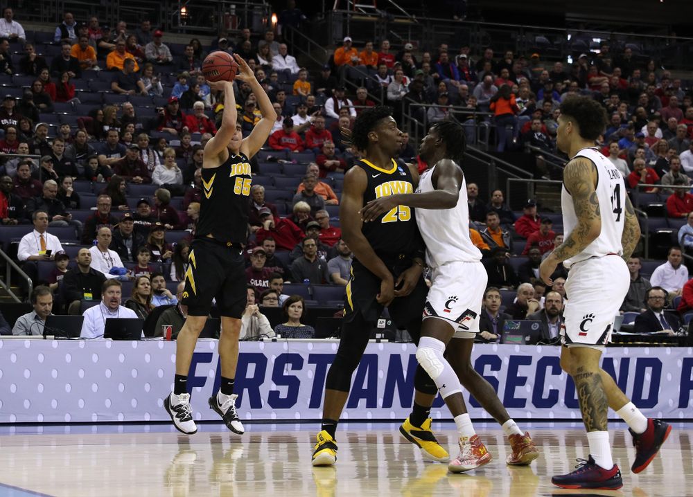 Iowa Hawkeyes forward Luka Garza (55) against the Cincinnati Bearcats in the first round of the 2019 NCAA Men's Basketball Tournament Friday, March 22, 2019 at Nationwide Arena in Columbus, Ohio. (Brian Ray/hawkeyesports.com)