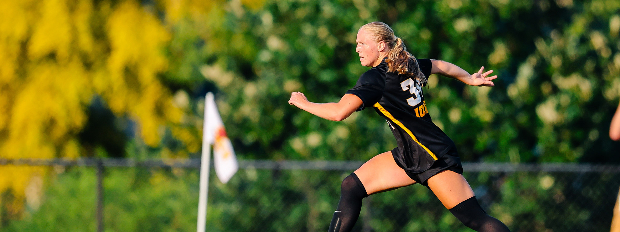 No. 25 Iowa Falls at Minnesota, 1-0