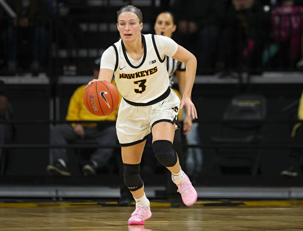 Iowa Hawkeyes guard Makenzie Meyer (3) brings the ball down the court during the second quarter of the game at Carver-Hawkeye Arena in Iowa City on Thursday, February 6, 2020. (Stephen Mally/hawkeyesports.com)