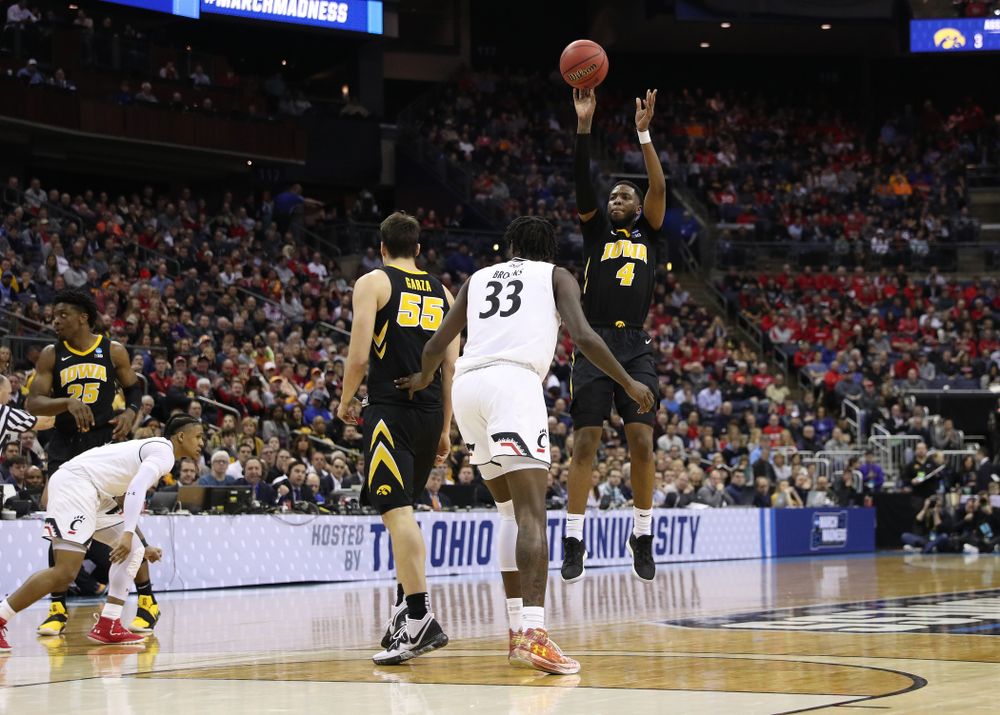 Iowa Hawkeyes guard Isaiah Moss (4) against the Cincinnati Bearcats in the first round of the 2019 NCAA Men's Basketball Tournament Friday, March 22, 2019 at Nationwide Arena in Columbus, Ohio. (Brian Ray/hawkeyesports.com)