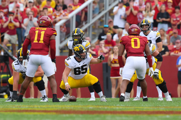 Higgins Named Phil Steele Dpoy 12 Hawkeyes Earn Preseason Honors