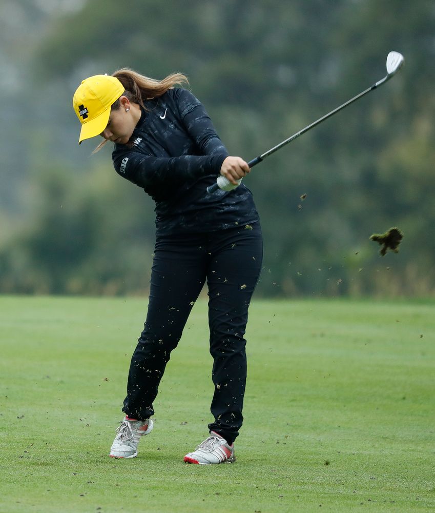 Iowa's Manuela Lizarazu hits an approach shot during the final round of the Diane Thomason Invitational at Finkbine Golf Course on September 30, 2018. (Tork Mason/hawkeyesports.com)