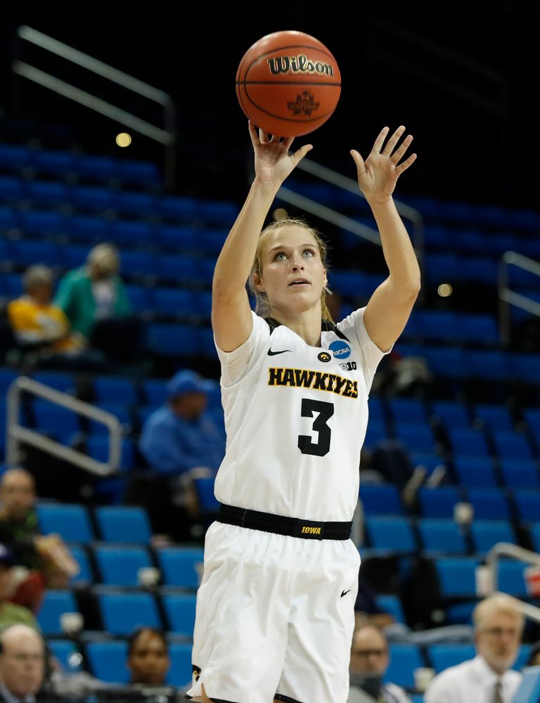 Iowa Hawkeyes guard Makenzie Meyer (3) knocks down a three point basket against the Creighton Bluejays in the first round of the 2018 NCAA Women's Basketball Tournament Saturday, March 17, 2018 at Pauley Pavilion on the campus of UCLA. (Brian Ray/hawkeyesports.com)
