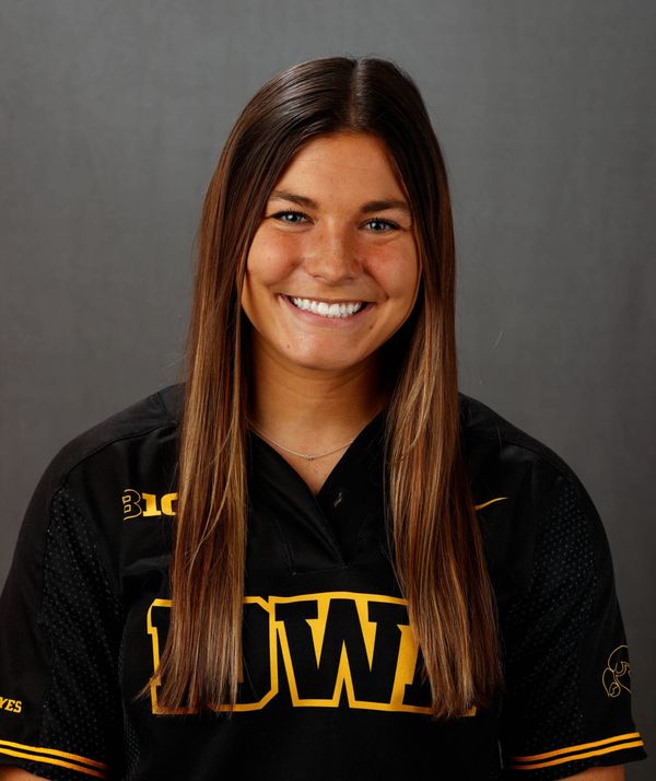 Riley Sheehy - Softball - University of Iowa Athletics