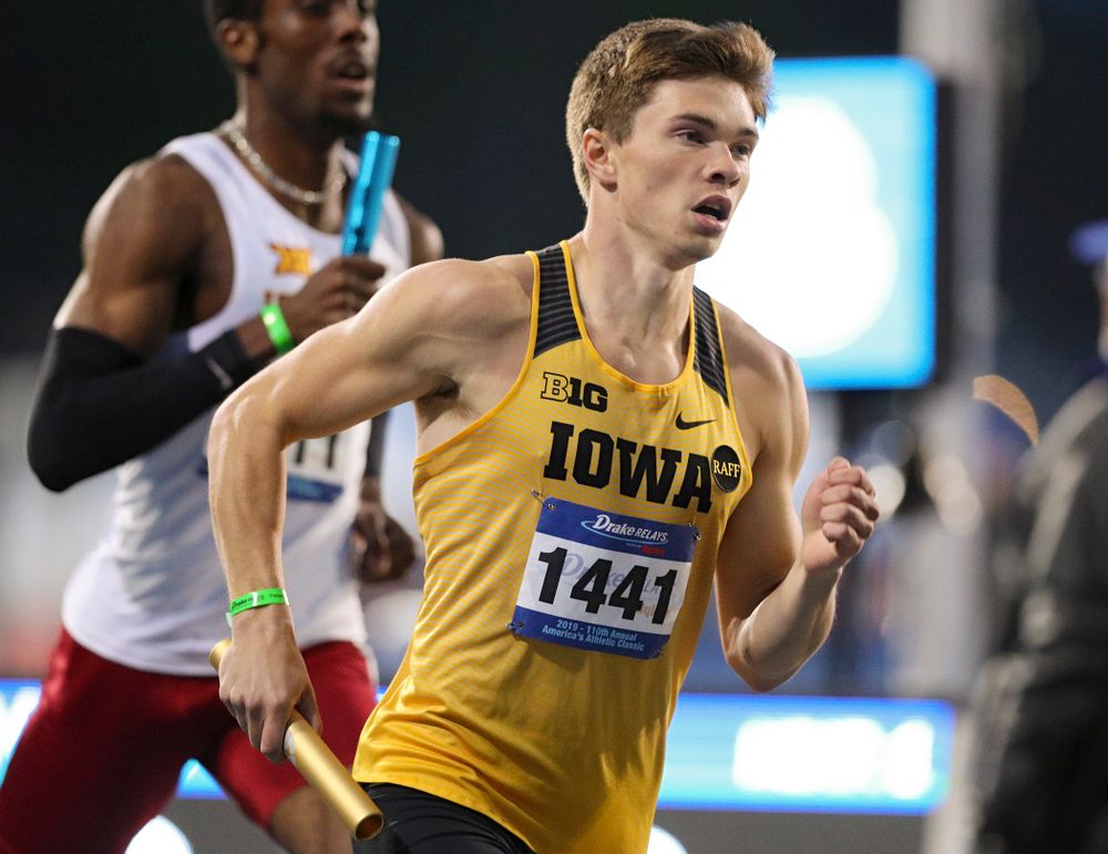 Iowa's Alec Still runs the men's 3200 meter relay event during the second day of the Drake Relays at Drake Stadium in Des Moines on Friday, Apr. 26, 2019. (Stephen Mally/hawkeyesports.com)