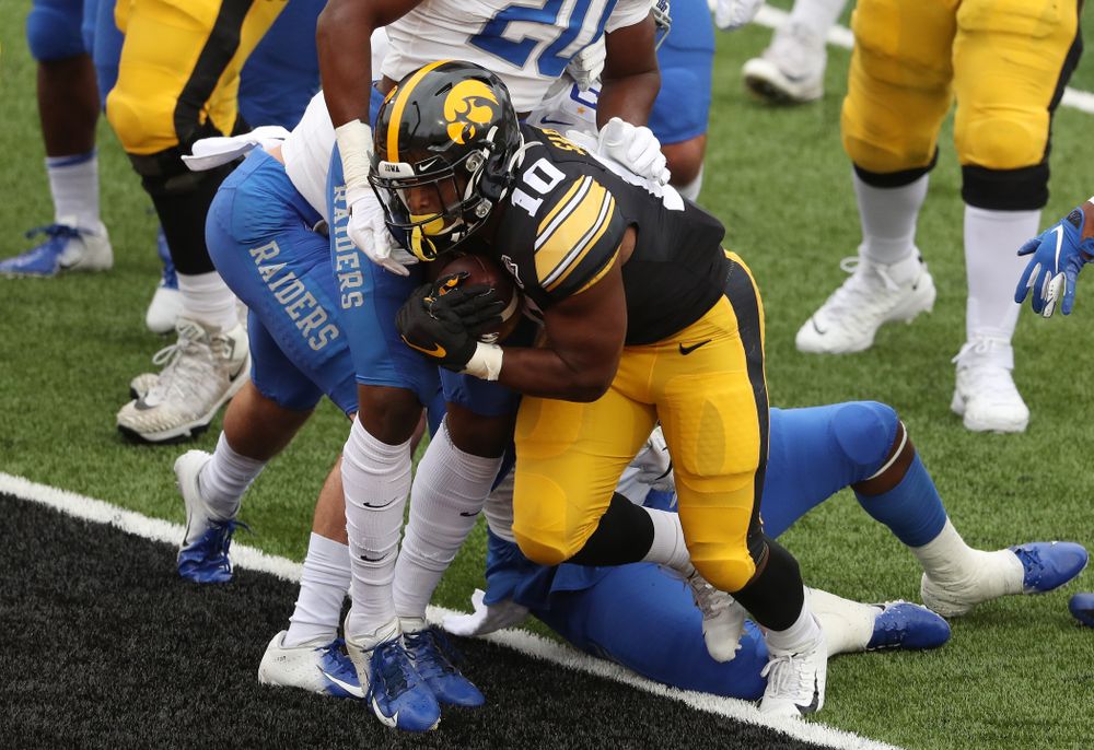 Iowa Hawkeyes running back Mekhi Sargent (10) scores against Middle Tennessee State Saturday, September 28, 2019 at Kinnick Stadium. (Brian Ray/hawkeyesports.com)