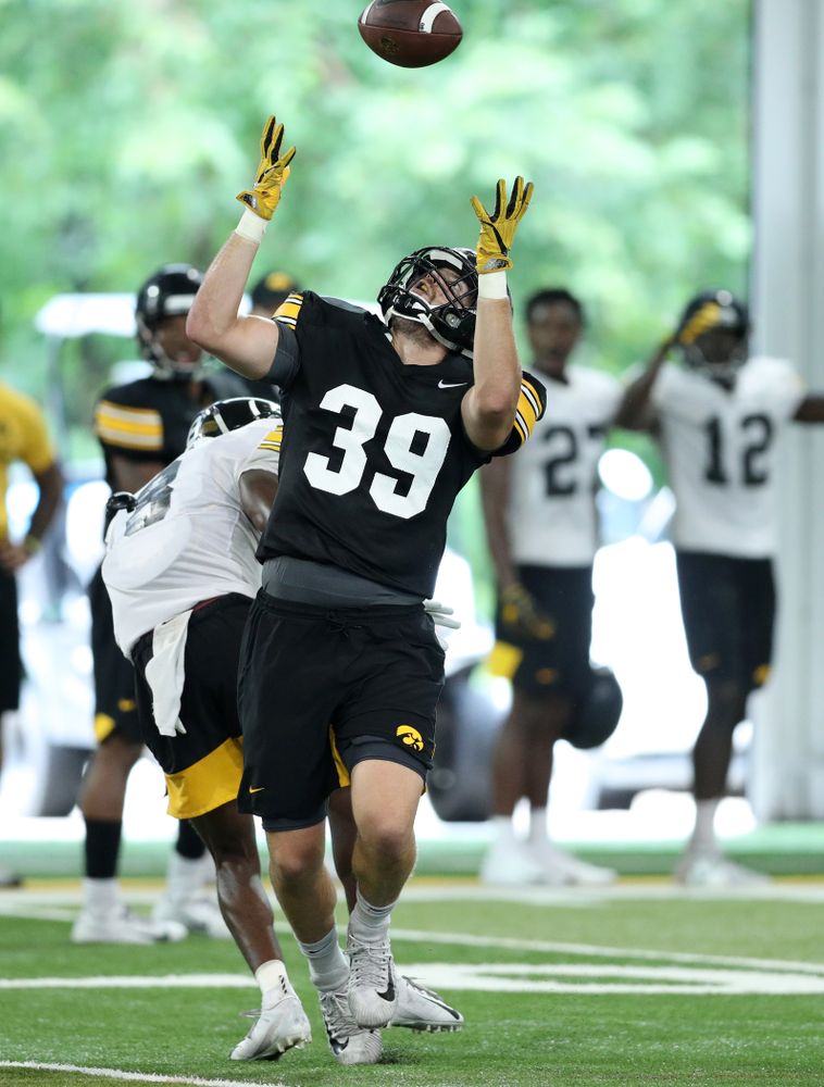 Iowa Hawkeyes tight end Nate Wieting (39) during Fall Camp Practice No. 16 Tuesday, August 20, 2019 at the Ronald D. and Margaret L. Kenyon Football Practice Facility. (Brian Ray/hawkeyesports.com)