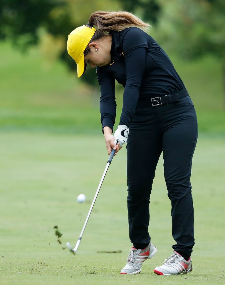 Iowa's Manuela Lizarazu hits an approach shot during the final round of the Diane Thomason Invitational at Finkbine Golf Course on September 30, 2018. (Tork Mason/hawkeyesports.com)