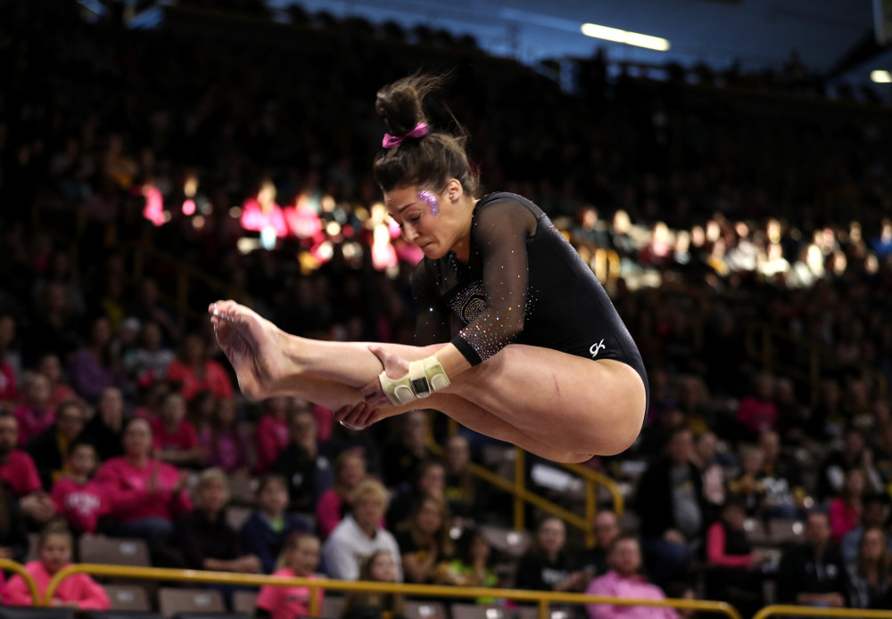 Iowa's Jax Kranitz competes on the vault against the Minnesota Golden Gophers Saturday, January 19, 2019 at Carver-Hawkeye Arena. (Brian Ray/hawkeyesports.com)