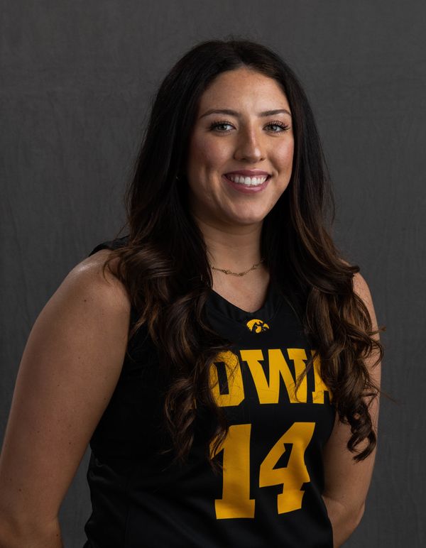 McKenna Warnock - Women's Basketball - University of Iowa Athletics