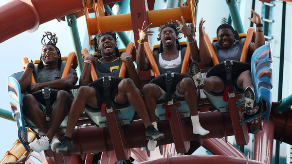 Hawkeyes Enjoy Busch Gardens Outing