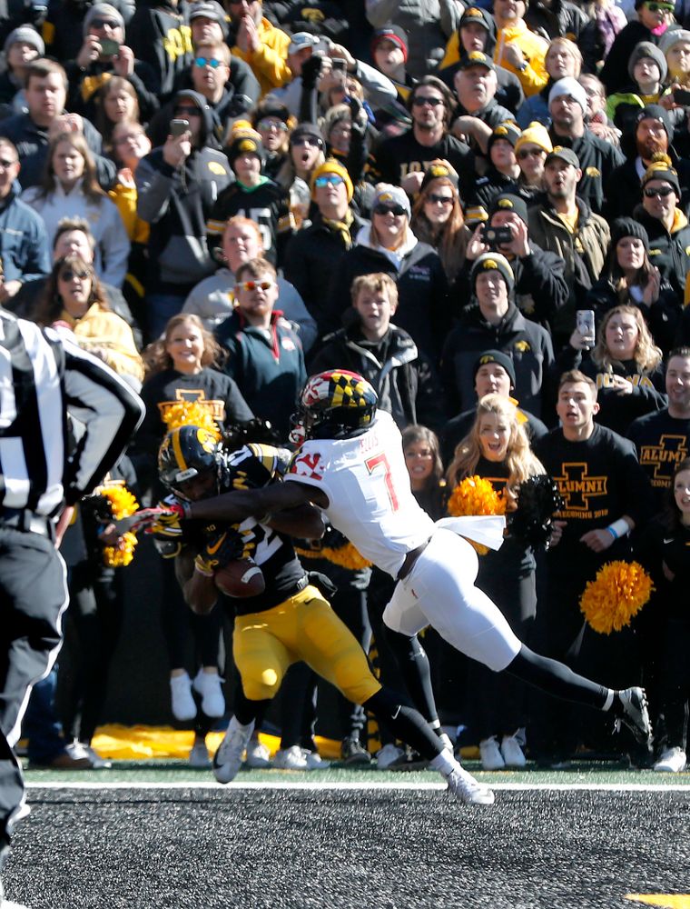 Iowa Hawkeyes wide receiver Brandon Smith (12) pulls down a one handed touchdown pass against the Maryland Terrapins Saturday, October 20, 2018 at Kinnick Stadium (Brian Ray/hawkeyesports.com)