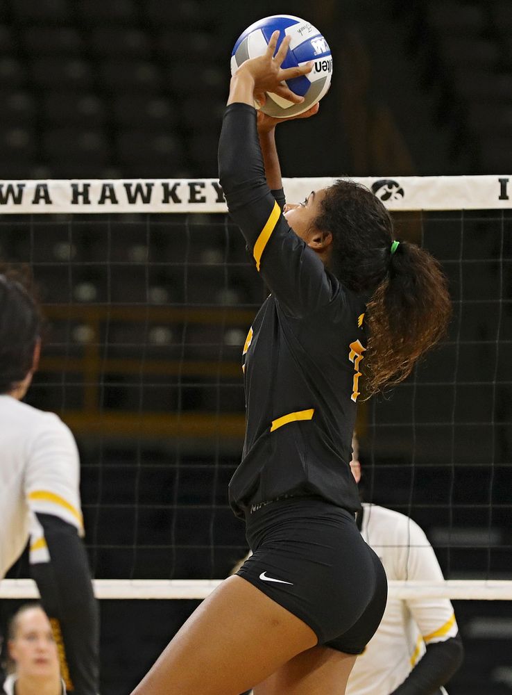 Iowa’s Brie Orr (7) sets the ball during the first set of the Black and Gold scrimmage at Carver-Hawkeye Arena in Iowa City on Saturday, Aug 24, 2019. (Stephen Mally/hawkeyesports.com)