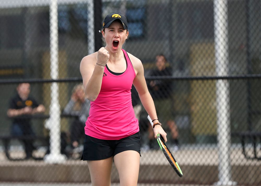 Elise Van Heuvelen against Minnesota Friday, April 20, 2018 at the Hawkeye Tennis and Recreation Center. (Brian Ray/hawkeyesports.com)