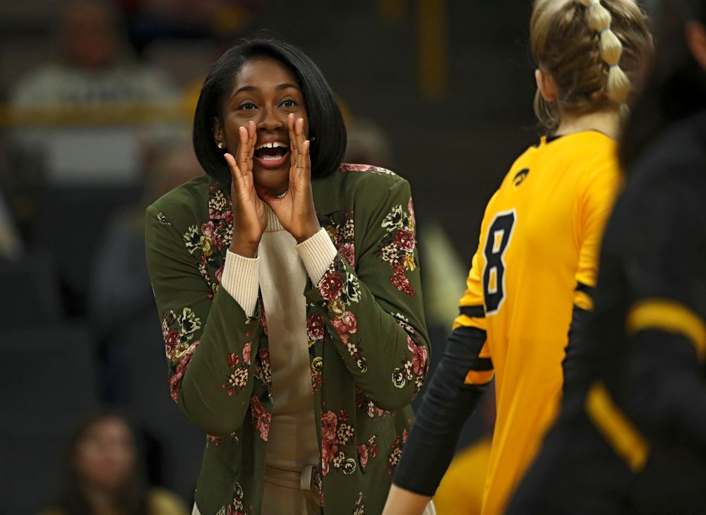 Iowa head coach Vicki Brown shouts to her team during their match at Carver-Hawkeye Arena in Iowa City on Sunday, Oct 20, 2019. (Stephen Mally/hawkeyesports.com)