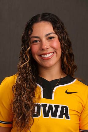 Tatianna Roman - Softball - University of Iowa Athletics