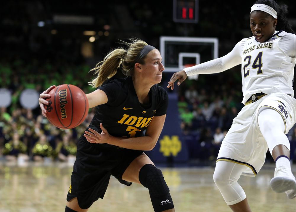 Iowa Hawkeyes guard Makenzie Meyer (3) against the Notre Dame Fighting Irish Thursday, November 29, 2018 at the Joyce Center in South Bend, Ind. (Brian Ray/hawkeyesports.com)