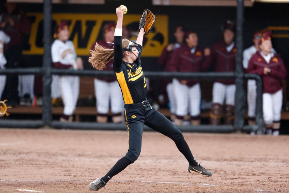 Iowa Hawkeyes starting pitcher/relief pitcher Allison Doocy (3) against the Minnesota Golden Gophers Friday, April 13, 2018 at Bob Pearl Field. (Brian Ray/hawkeyesports.com)