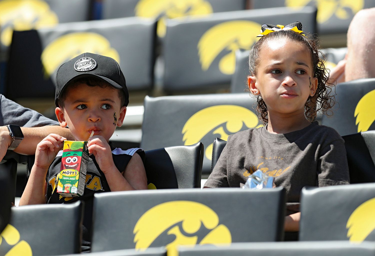 “KIDS’ Day AT KINNICK” Announced; JUNIOR HAWK CLUB Registrations Now