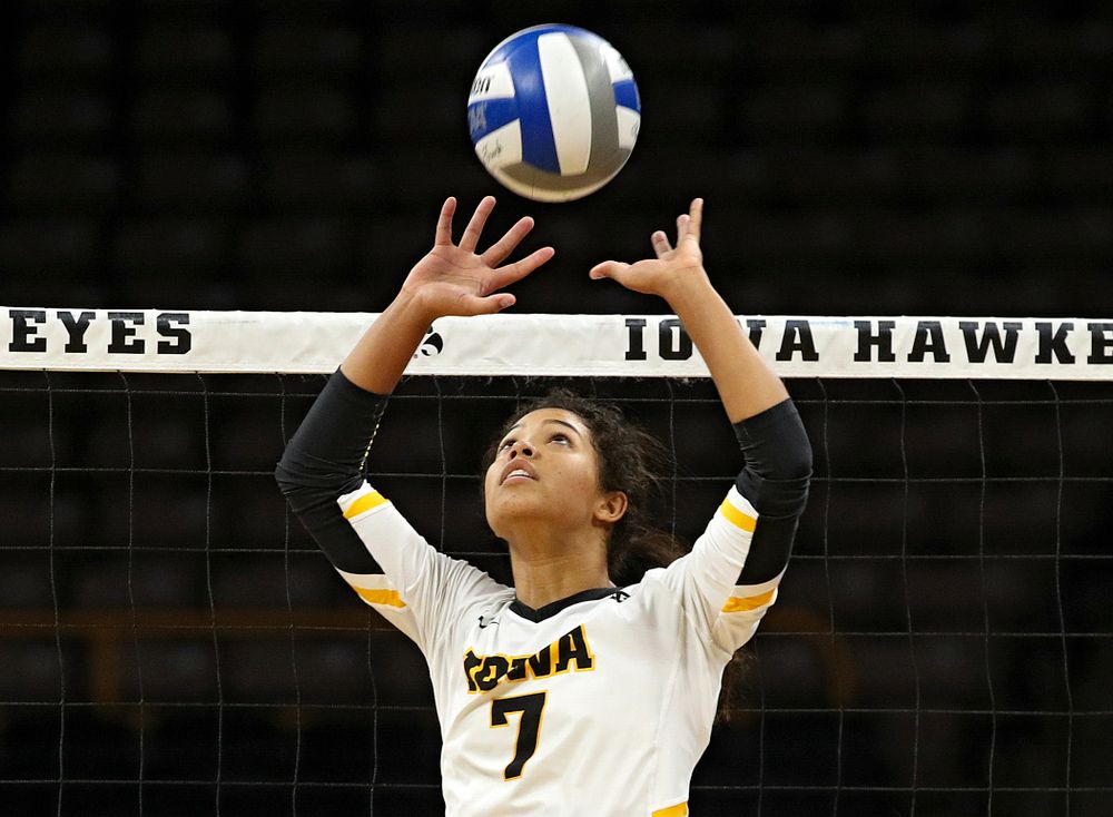 Iowa’s Brie Orr (7) sets the ball during the second set of their volleyball match at Carver-Hawkeye Arena in Iowa City on Sunday, Oct 13, 2019. (Stephen Mally/hawkeyesports.com)