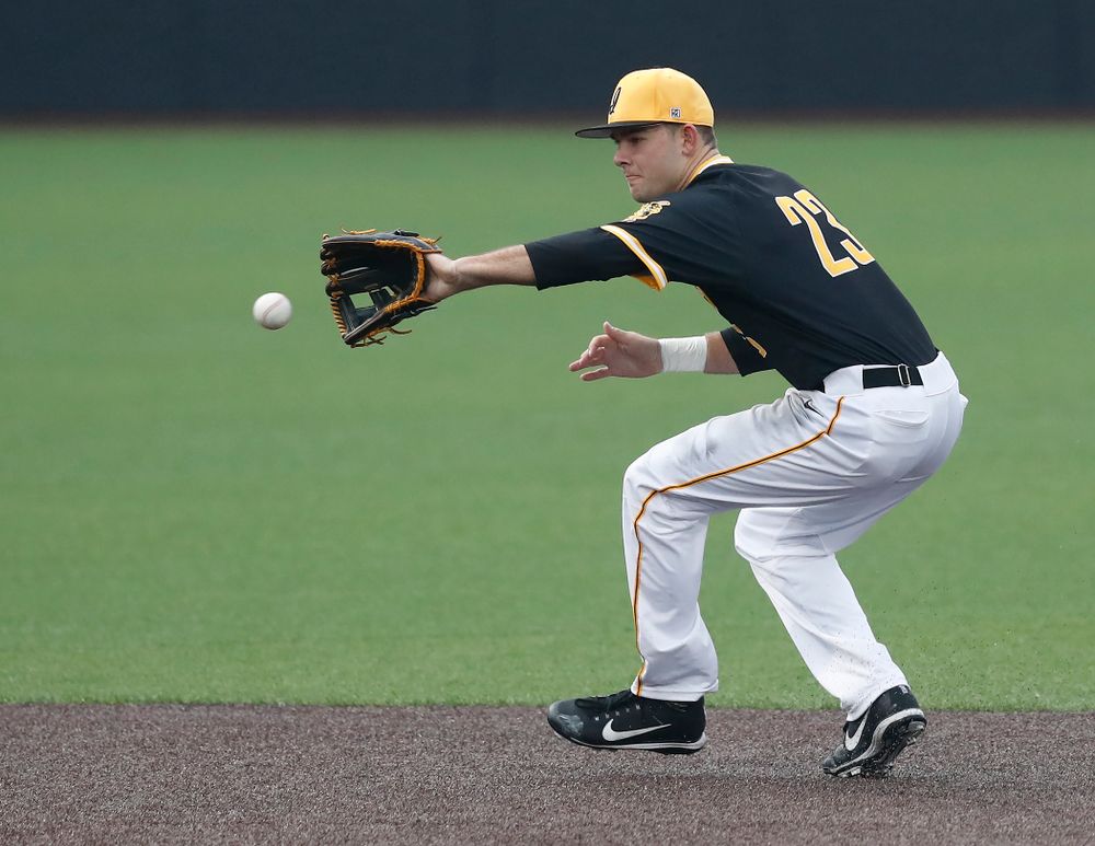 Iowa Hawkeyes infielder Kyle Crowl (23) against the Bradley Braves Wednesday, March 28, 2018 at Duane Banks Field. (Brian Ray/hawkeyesports.com)