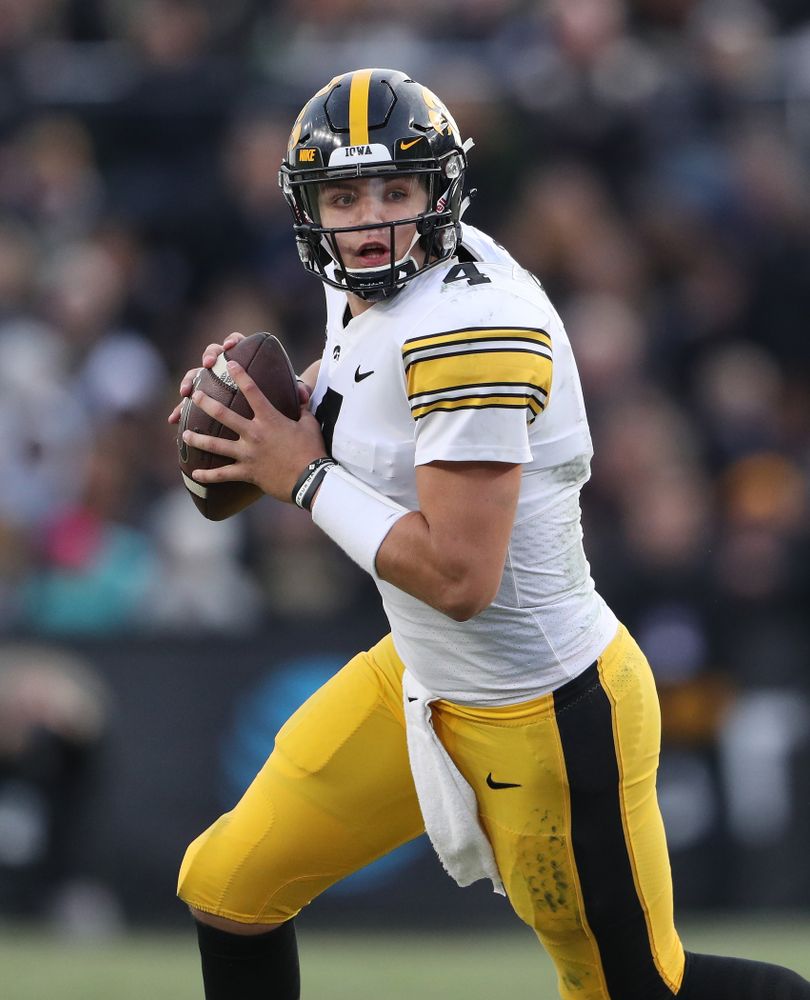 Iowa Hawkeyes quarterback Nate Stanley (4) against the Purdue Boilermakers Saturday, November 3, 2018 Ross Ade Stadium in West Lafayette, Ind. (Brian Ray/hawkeyesports.com)