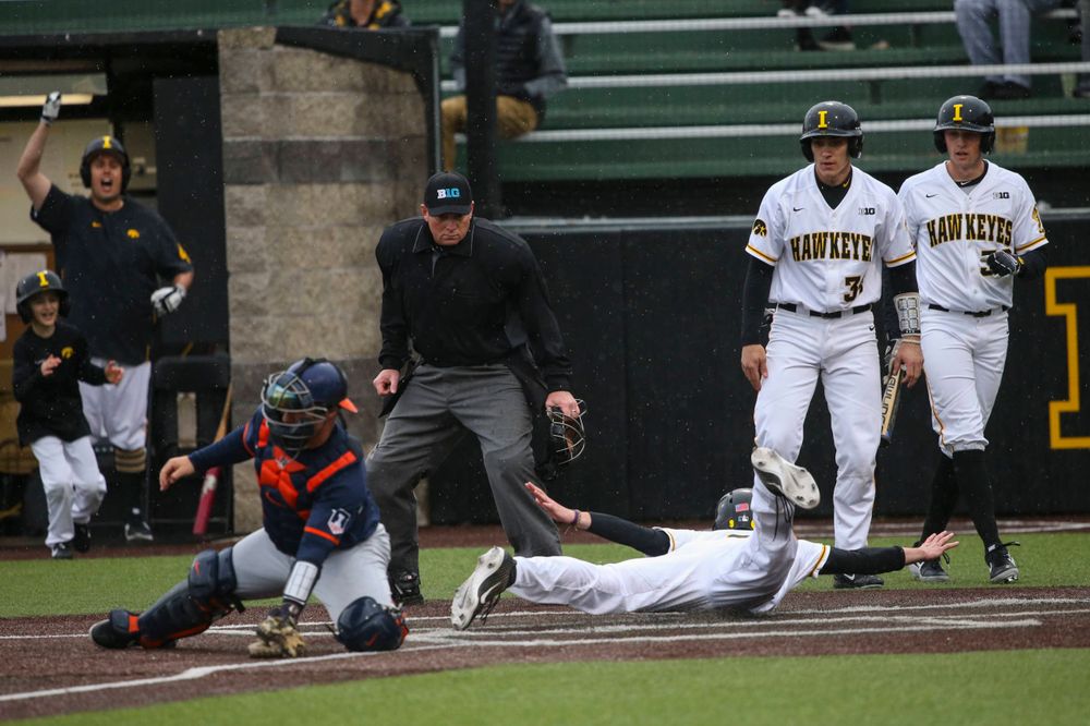 Iowa outfielder Ben Norman (9) at game 1 vs Illinois on Friday, March 29, 2019 at Duane Banks Field. (Lily Smith/hawkeyesports.com)