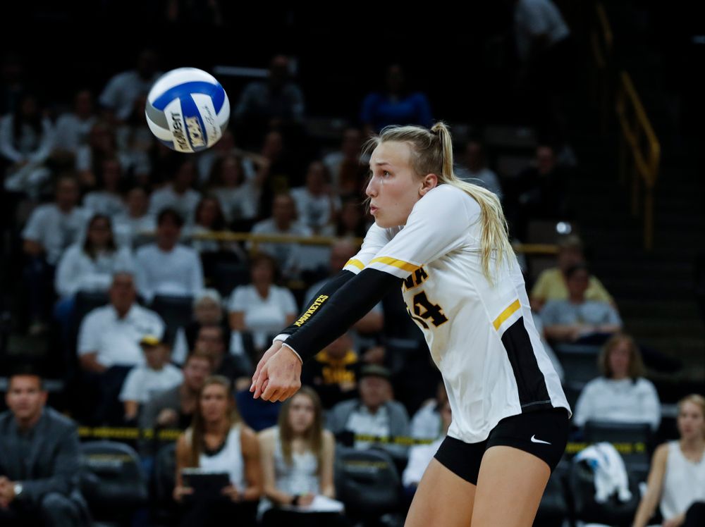 Iowa Hawkeyes outside hitter Cali Hoye (14) against the Michigan State Spartans Friday, September 21, 2018 at Carver-Hawkeye Arena. (Brian Ray/hawkeyesports.com)