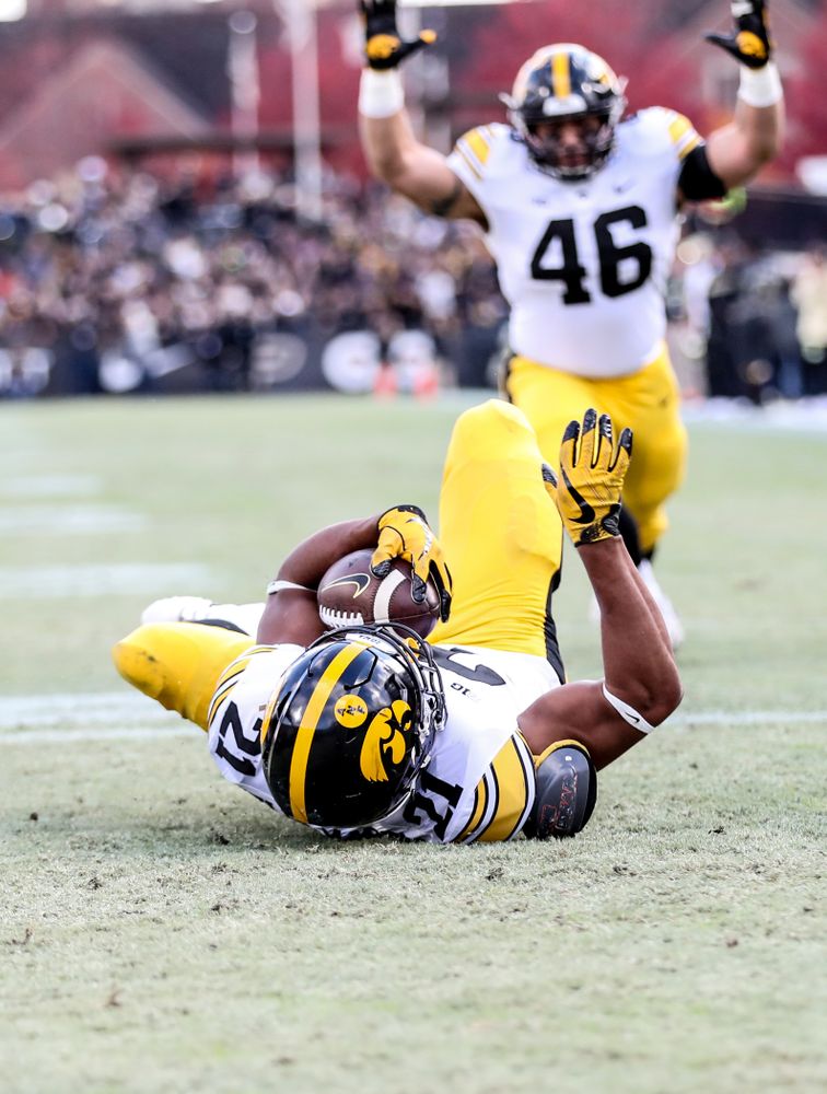 Iowa Hawkeyes running back Ivory Kelly-Martin (21) scores a touchdown against the Purdue Boilermakers Saturday, November 3, 2018 Ross Ade Stadium in West Lafayette, Ind. (Max Allen/hawkeyesports.com)