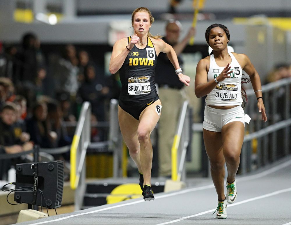 Iowa’s Mariel Bruxvoort runs the women’s 200 meter dash event during the Larry Wieczorek Invitational at the Recreation Building in Iowa City on Friday, January 17, 2020. (Stephen Mally/hawkeyesports.com)