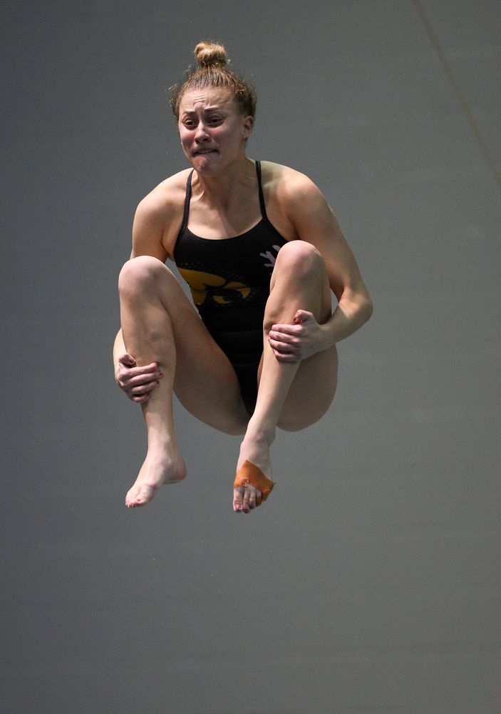 Iowa's Sam Tomborski competes in the 3-meter springboard competition during the third day of the Hawkeye Invitational at the Campus Recreation and Wellness Center on November 16, 2018. (Tork Mason/hawkeyesports.com)