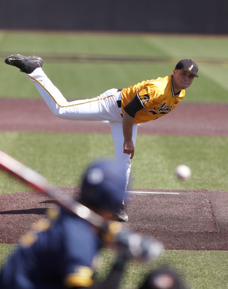 Iowa Hawkeyes pitcher Cole McDonald (11) against the Michigan Wolverines Sunday, April 29, 2018 at Duane Banks Field. (Brian Ray/hawkeyesports.com)