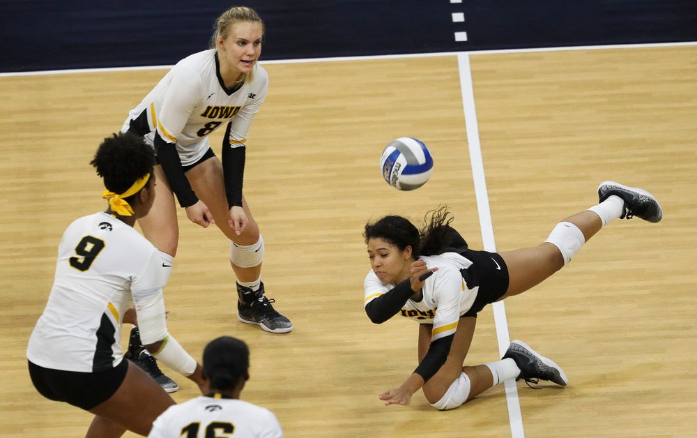 Iowa Hawkeyes setter Brie Orr (7) digs the ball during a match against Rutgers at Carver-Hawkeye Arena on November 2, 2018. (Tork Mason/hawkeyesports.com)
