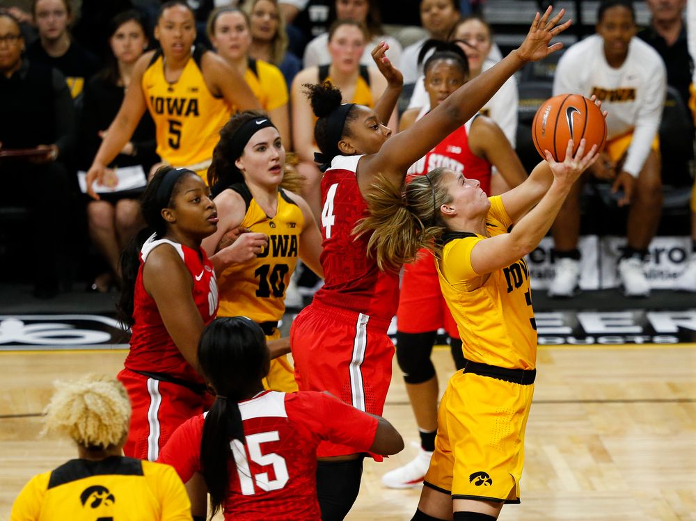 Iowa Hawkeyes guard Makenzie Meyer (3) goes up for a layup during a game against the Ohio State Buckeyes at Carver-Hawkeye Arena on January 25, 2018. (Tork Mason/hawkeyesports.com)