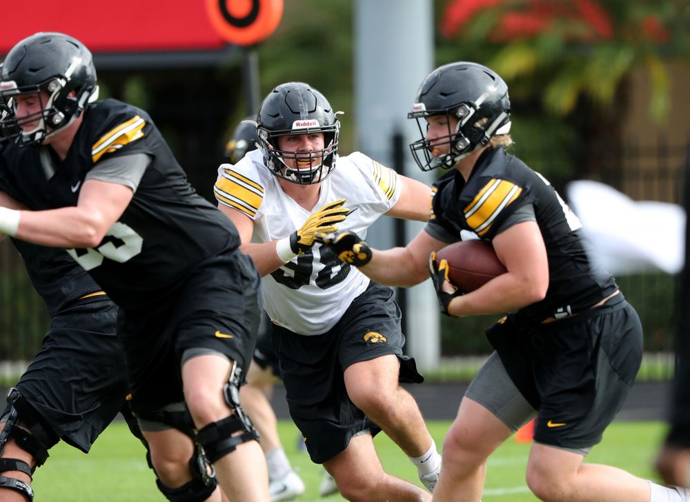 Iowa Hawkeyes defensive end Anthony Nelson (98) during practice for the 2019 Outback Bowl Friday, December 28, 2018 at the University of Tampa. (Brian Ray/hawkeyesports.com)