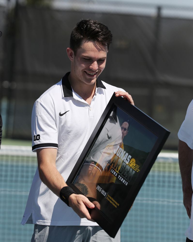IowaÕs Jonas Larsen is honored during senior day ceremonies before their game against the Michigan Wolverines Sunday, April 21, 2019 at the Hawkeye Tennis and Recreation Complex. (Brian Ray/hawkeyesports.com)