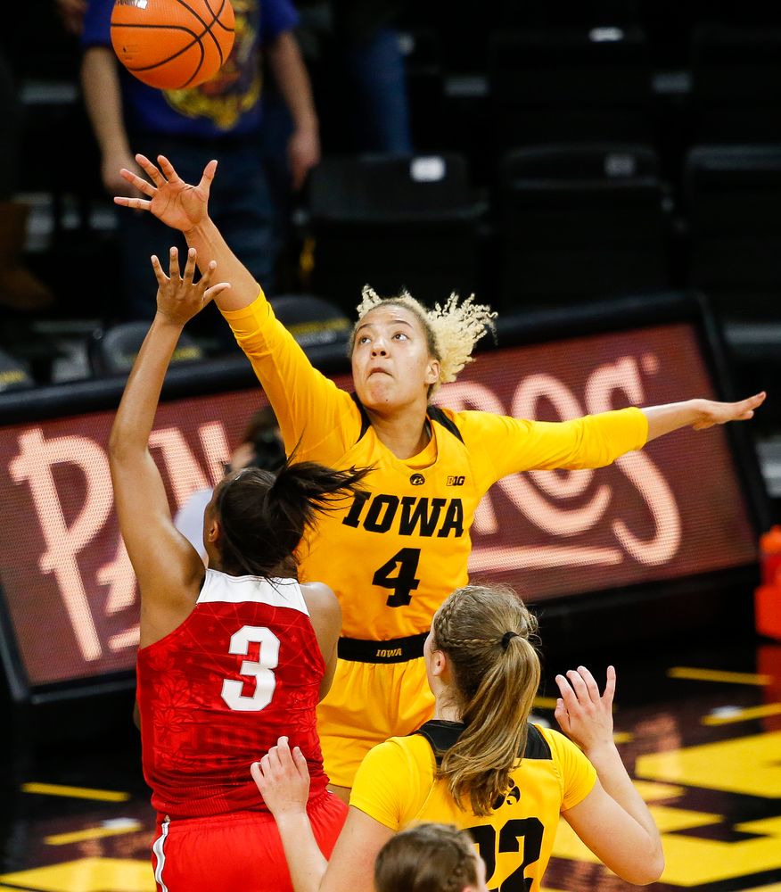 Iowa Hawkeyes forward Chase Coley (4) contests a shot during a game against the Ohio State Buckeyes at Carver-Hawkeye Arena on January 25, 2018. (Tork Mason/hawkeyesports.com)