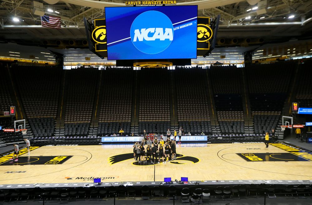 Iowa Hawkeyes head coach Lisa Bluder talks with her team at a practice during the 2019 NCAA Women's Basketball Tournament at Carver Hawkeye Arena in Iowa City on Saturday, Mar. 23, 2019. (Stephen Mally for hawkeyesports.com)