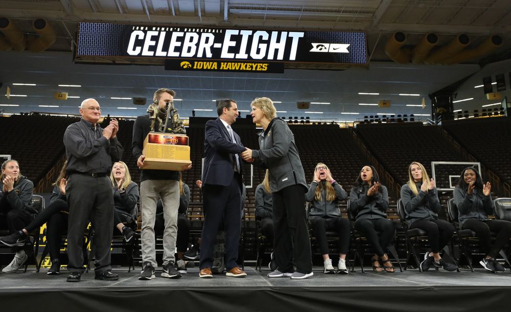 Iowa Hawkeyes head coach Lisa Bluder is presented with the Naismith Coach Of the Year Trophy during the teamÕs Celebr-Eight event Wednesday, April 24, 2019 at Carver-Hawkeye Arena. (Brian Ray/hawkeyesports.com)