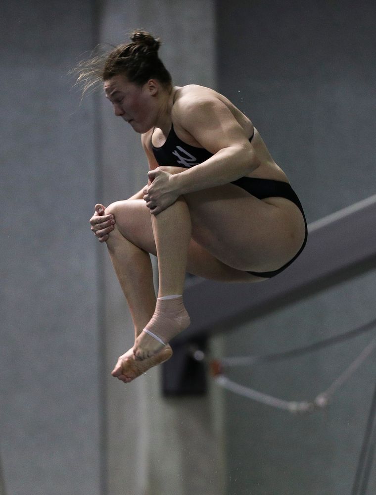 Iowa's Jacintha Thomas competes in the 3-meter springboard competition during the third day of the Hawkeye Invitational at the Campus Recreation and Wellness Center on November 16, 2018. (Tork Mason/hawkeyesports.com)